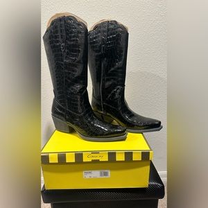 Brand new in the box never use. Size 9 boots, Circus. NY by Sam E.